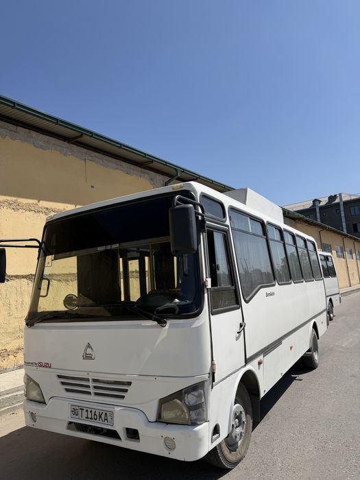 Isuzi avtobus sotiladi