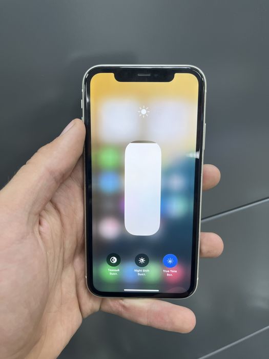 Iphone 11 white 64GD