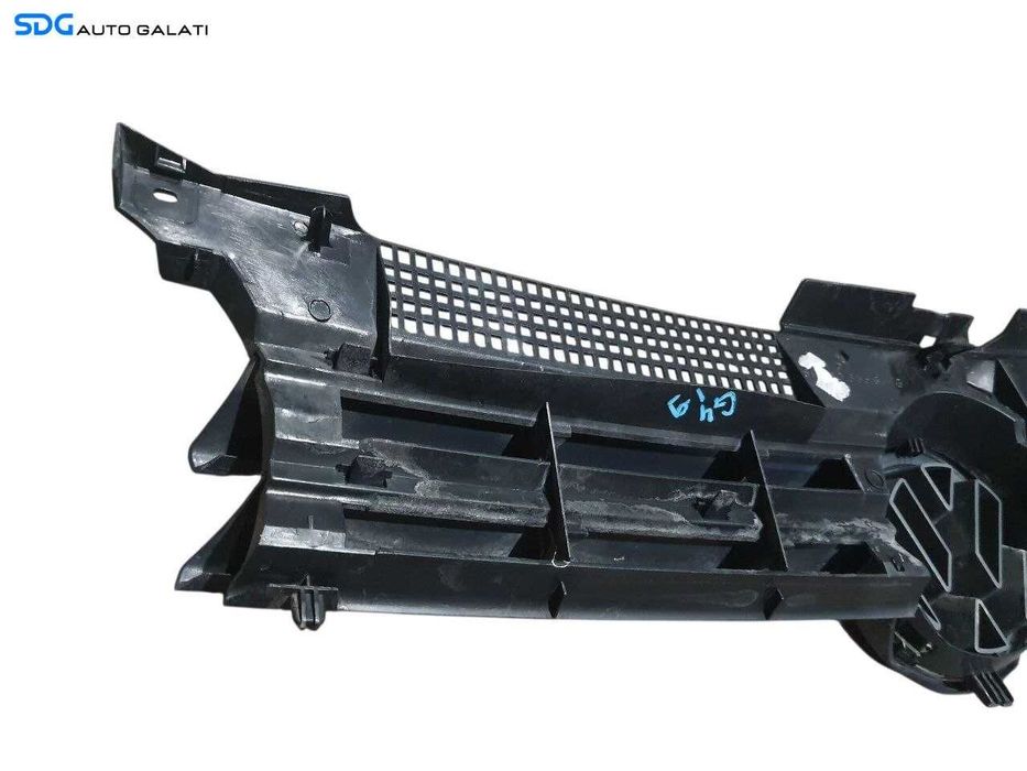 Grila Centrala cu Emblema Sigla de pe Bara Spoiler Fata Volkswagen Golf 4 1998 - 2005 Cod 1J0853655F 1J0853651F [N2954]