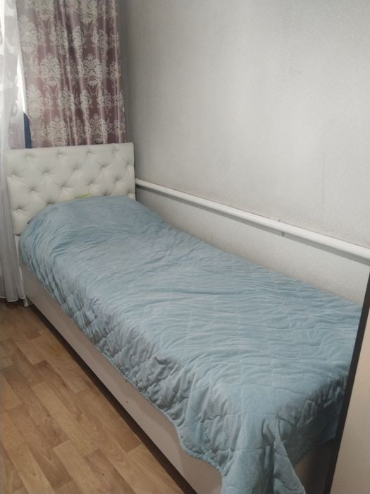 Продам кровать с матрасом