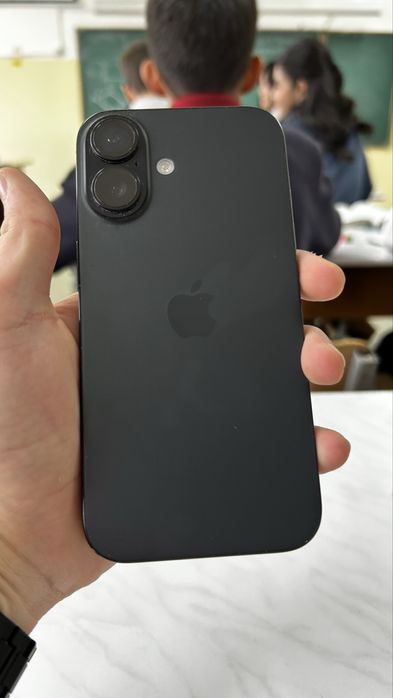 Iphone 16 продается