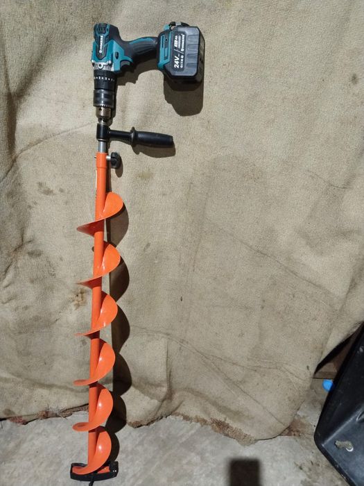 Шуруповёрт со шнеком и камера