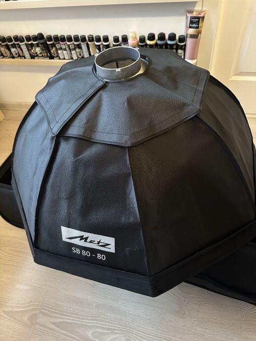 Modificatori lumina foto: Strip softbox, octobox, beautydish