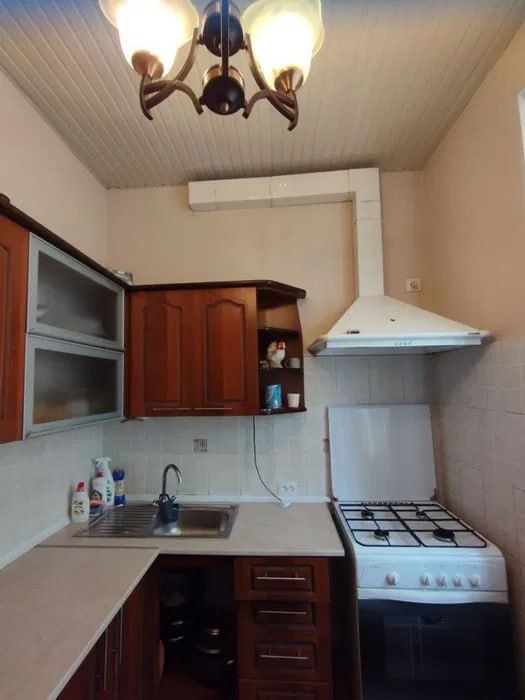 Bollarga ijara, Oybek metro 900 mingdan