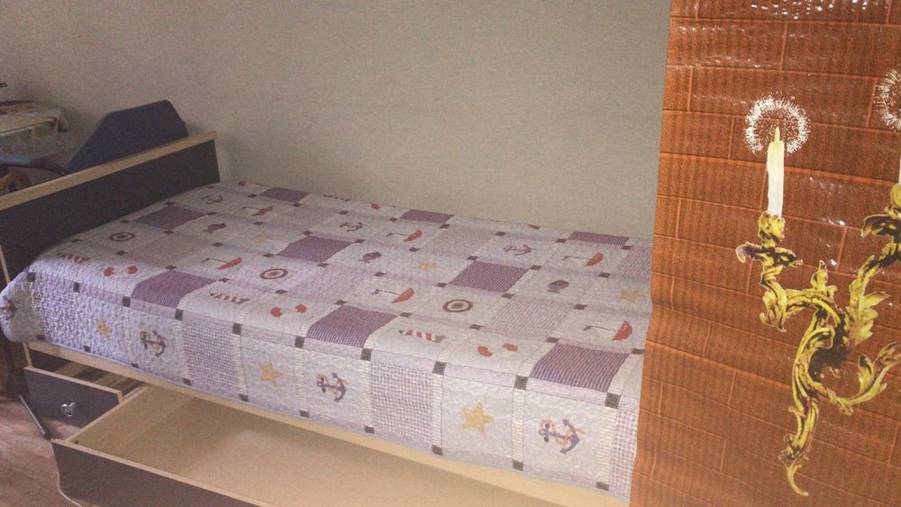 Кровать с выдвижными ящиками