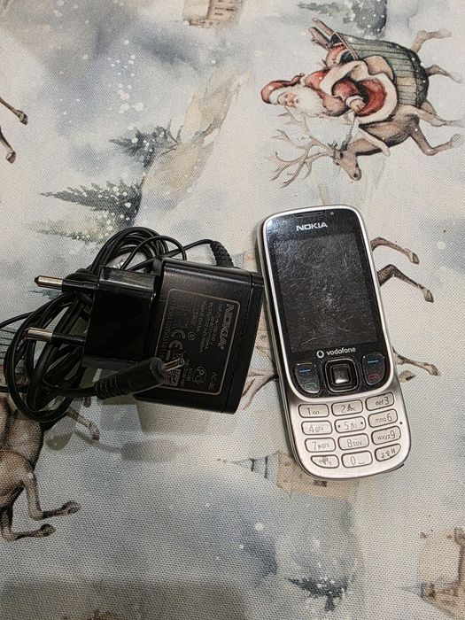 Nokia 6303c със зарядно