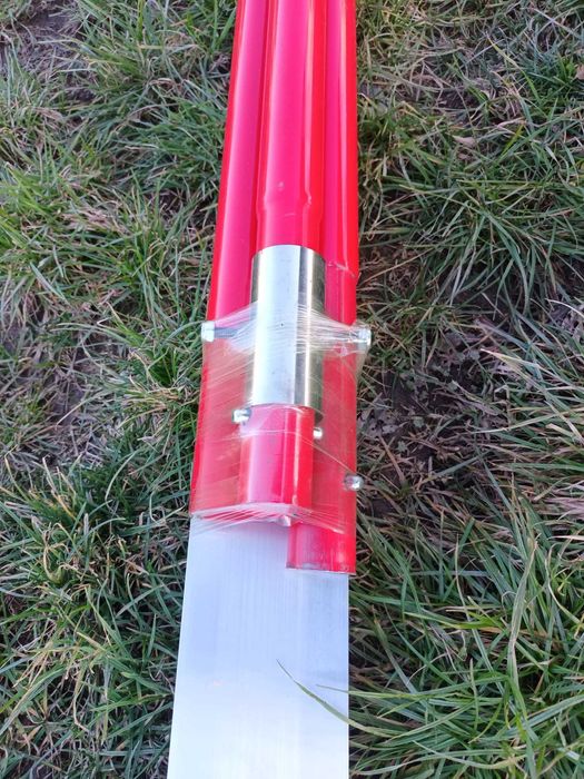 Gletieră mare pentru beton (cunoscută și sub numele de bull float)