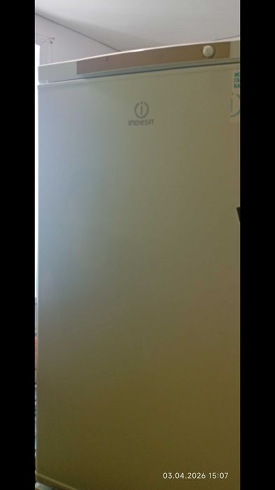 Холодильник ендесит еs 16