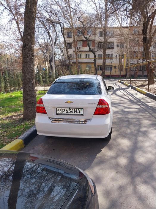 Nexia 3 sotiladi.   Narxi 90mln  narxini kelishamiz otib beraliadi