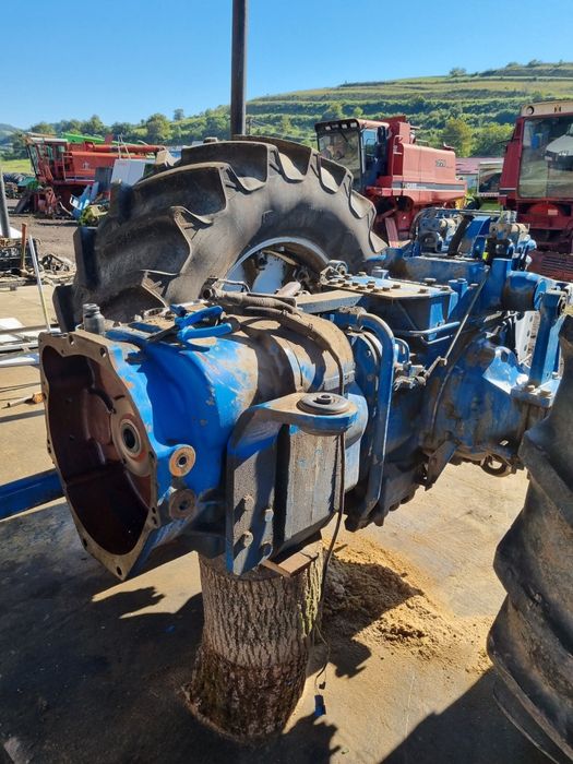 Cutie de viteze completa tractor Ford 8630 — poza 2