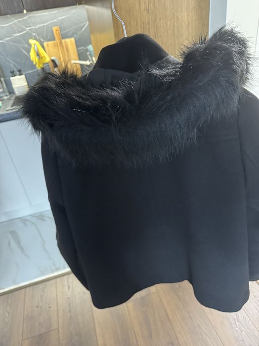 Палто с качулка с пух  Zara