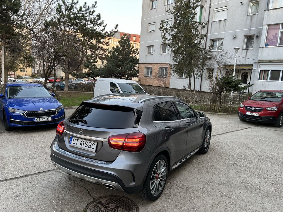Mercedes GLA an 2018 motor 1.6 benzina