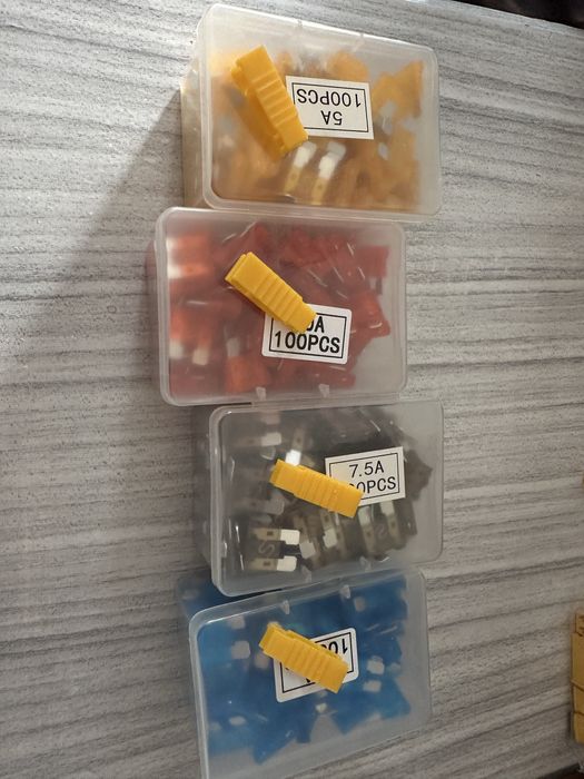 Автомобильные предохранители (набор)