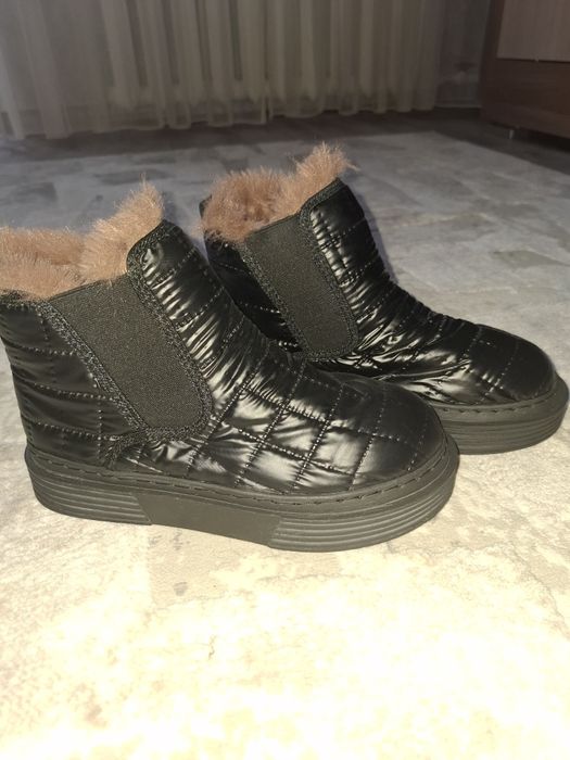 Продаю ботинки. 36р