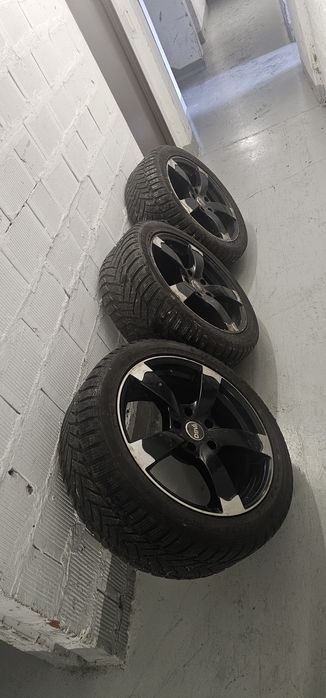 Vând anvelopele cu jante în stare bună, 245/45/r18.