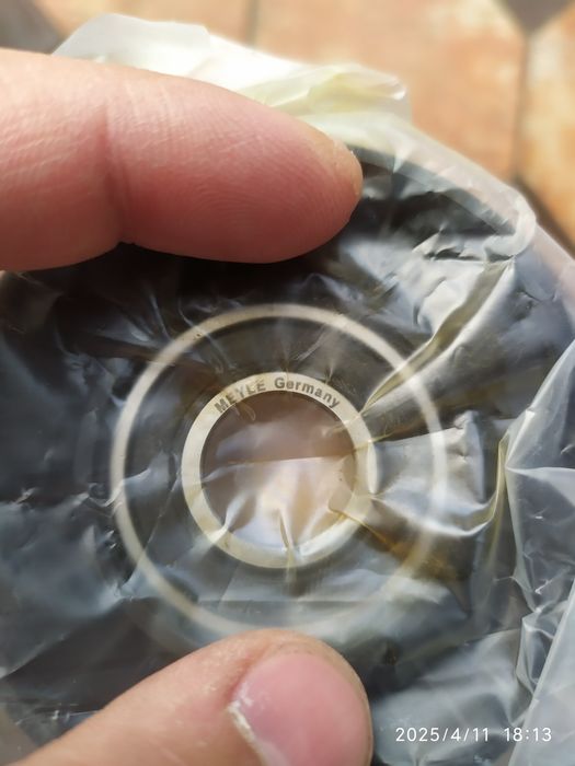 Направляющий ролик от Мерседес