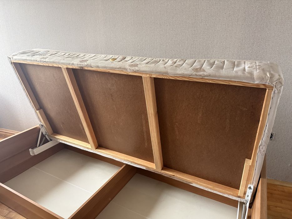 Единично легло с повдигащ механизъм + матрак