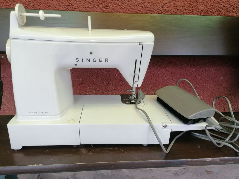 Masina de cusut electric Singer 764 cu pedala electrica portabil