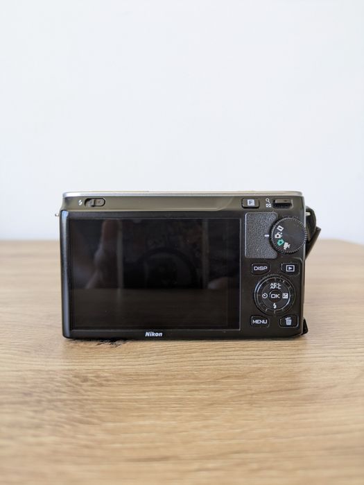 Nikon 1 J1 - УНИКАЛНИ СНИМКИ Дигитален Фотоапарат КАТО НОВ