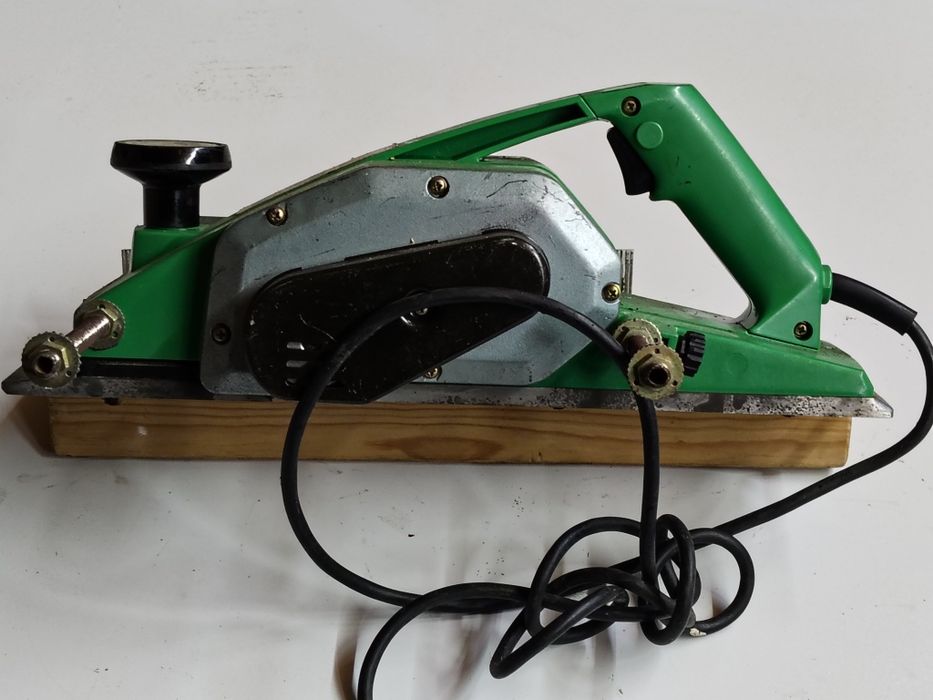Rindea electrica HITACHI PLANER