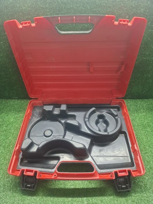 Куфар на Hilti с вложка за ъглошлайф