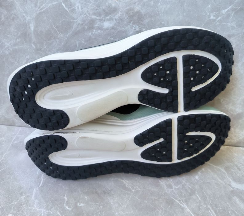 Nike Revolution 8 номер 48,5