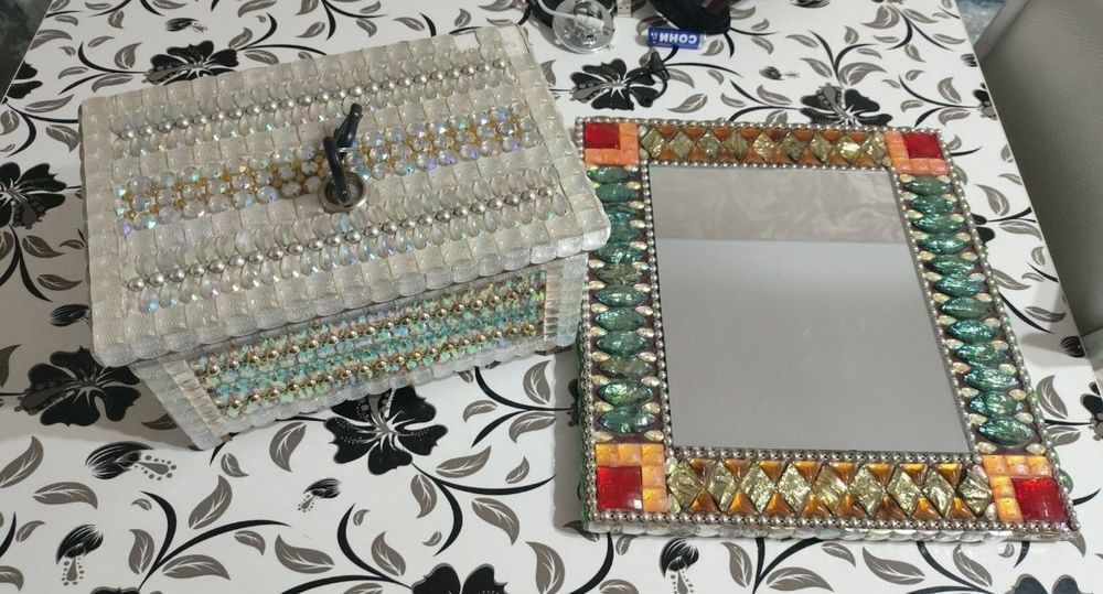 Qoʻl mehnati sandiqcha va oyna