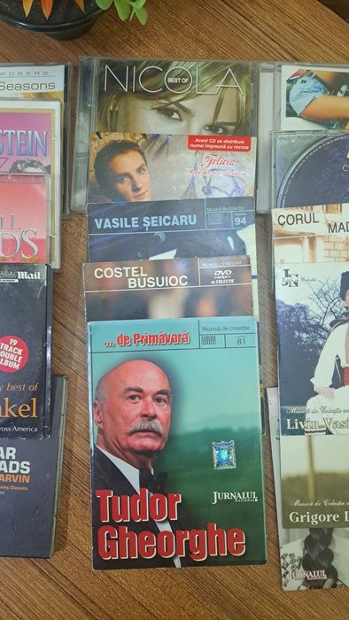 Vînd lot de 24 Cd-uri originale