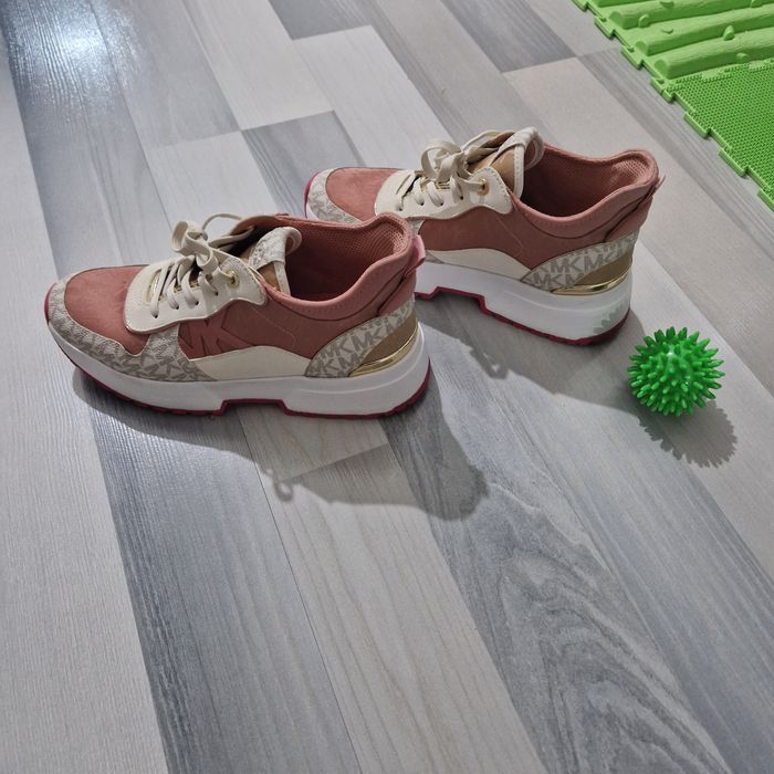 Кроссовки. Фирма Michael Korse.