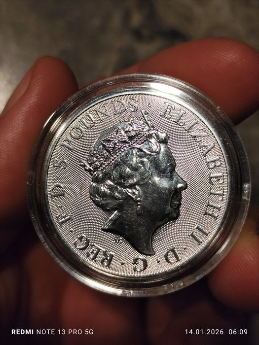 Сребърна монета Зверовете на Кралицата