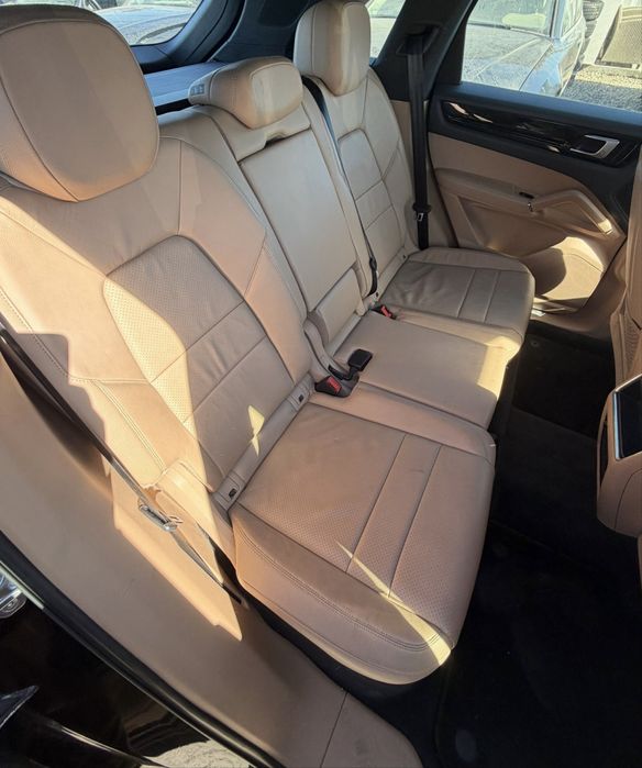 Porsche Cayenne E-Hybrid  Platinum  AVARIAT