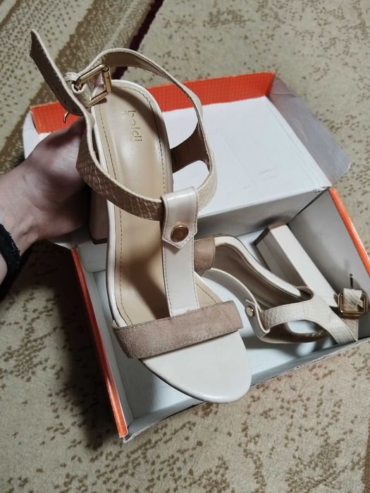 Туфли, босоножки, сапоги осенние