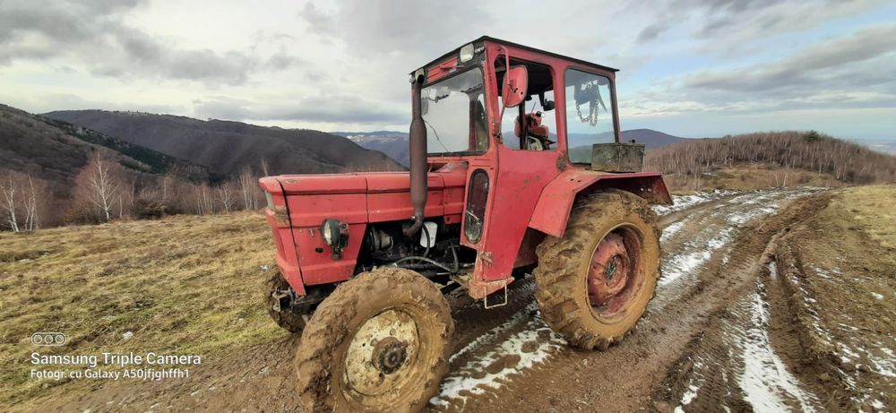 Vând universal 445 dt utb