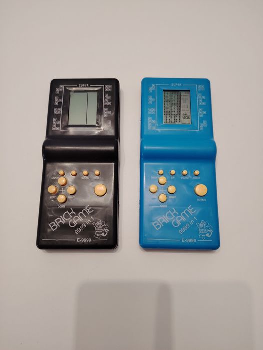 Тетрис конзола с вградени игри 9999 в 1/ Tetris BRICK GAME 9999 IN 1