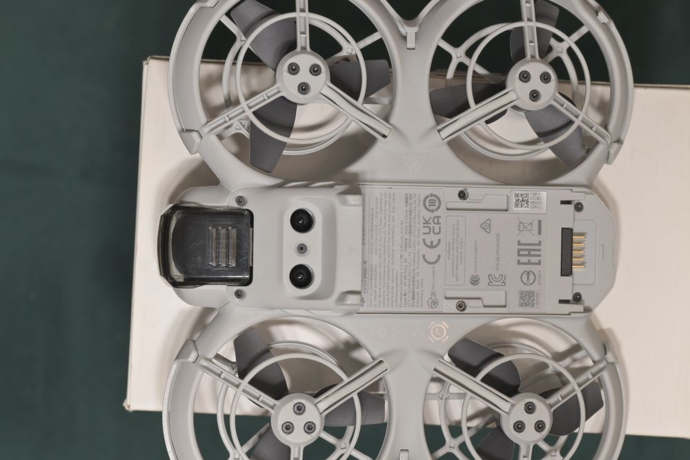 Дрон DJI Neo Fly More Combo серый