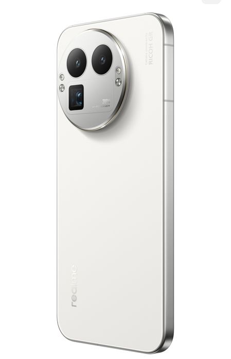 Продам смартфон Realme gt 8 pro в отличном состоянии.