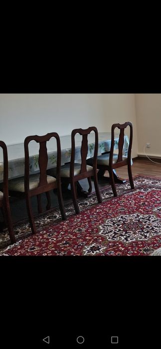 Стол со стульями