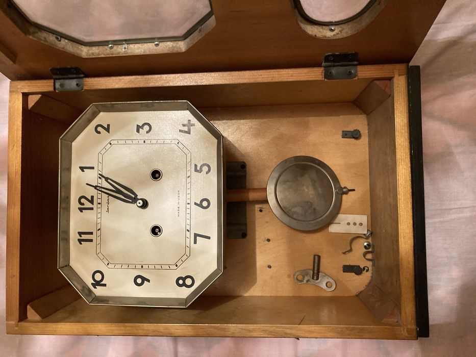 Стенен руски часовник