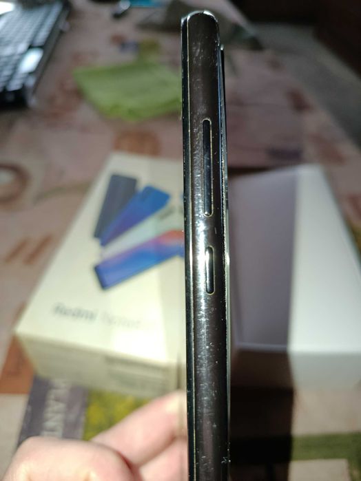 Смартфон Xiaomi Redmi 8T с дефектирала батерия