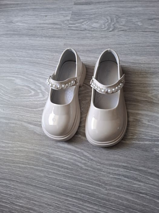 Pantofi fetite       .