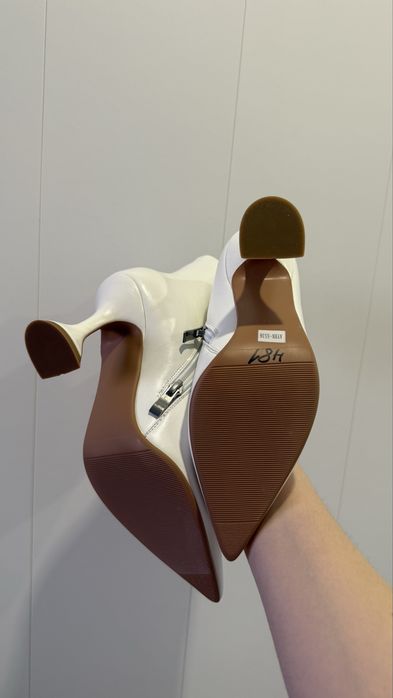 Продам новые ботинки