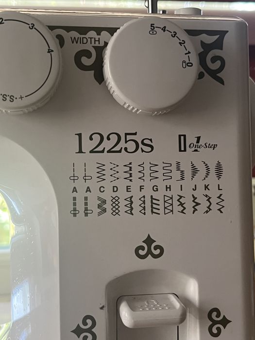 Швейная машина Janome Model 1225S
