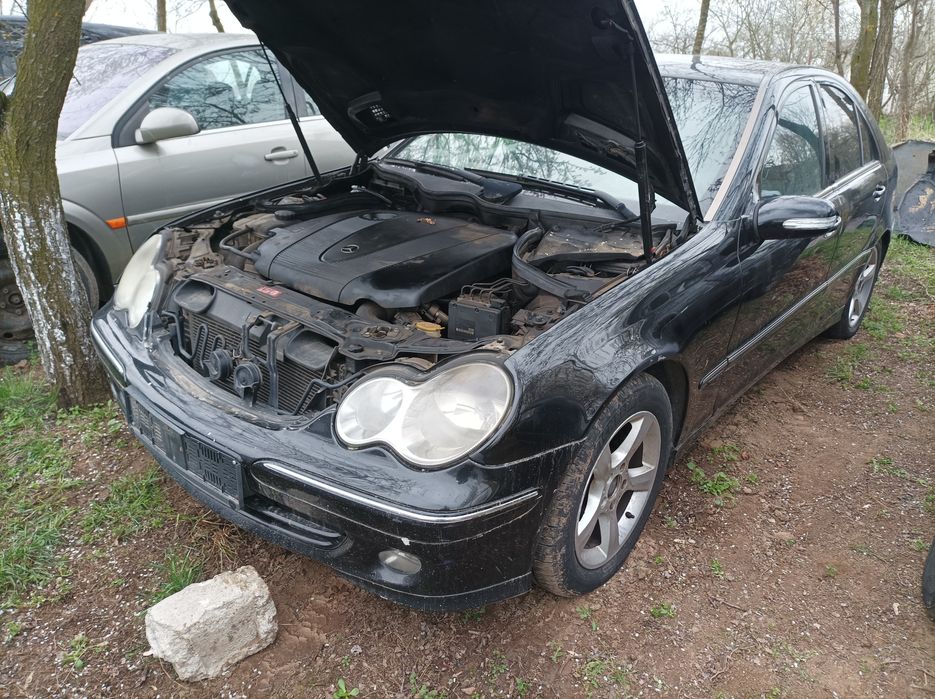 Dezmembrari Mercedes C class w203 2.2 diesel an 2005