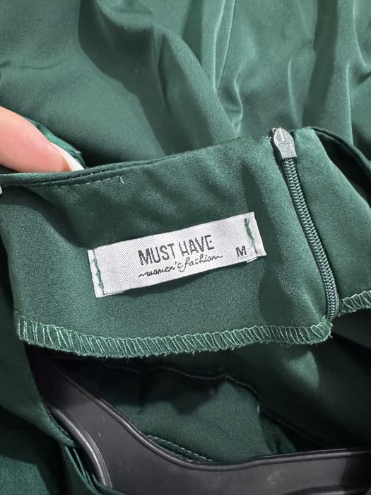 Продам изумрудное платье