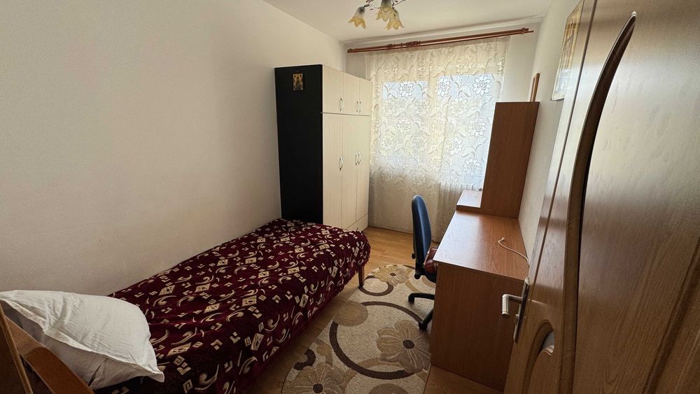 Primesc in gazda student - Mircea cel Batran