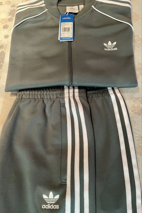 Trening Adidas originals gri si negru noi cu eticheta!!!