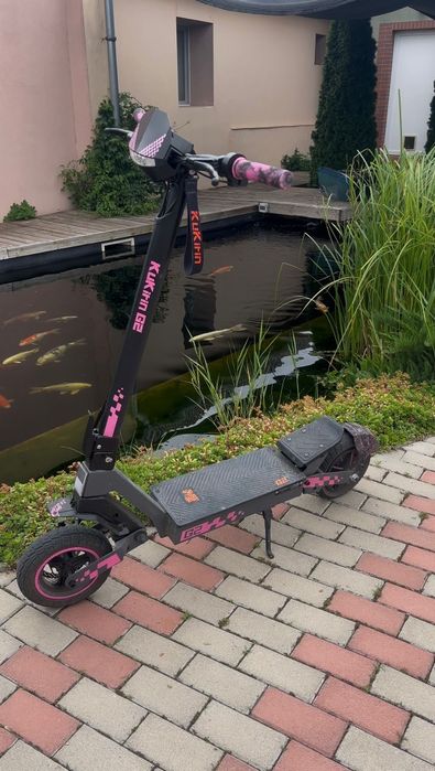 Trotineta electrică kukirin g2 roz. Ca noua