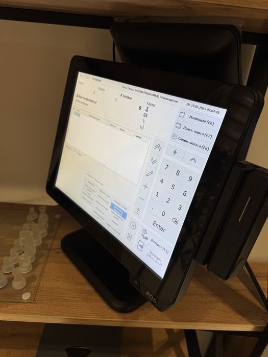 Моноблок Core i 5 6300U 8/128 сенсорный Jowi