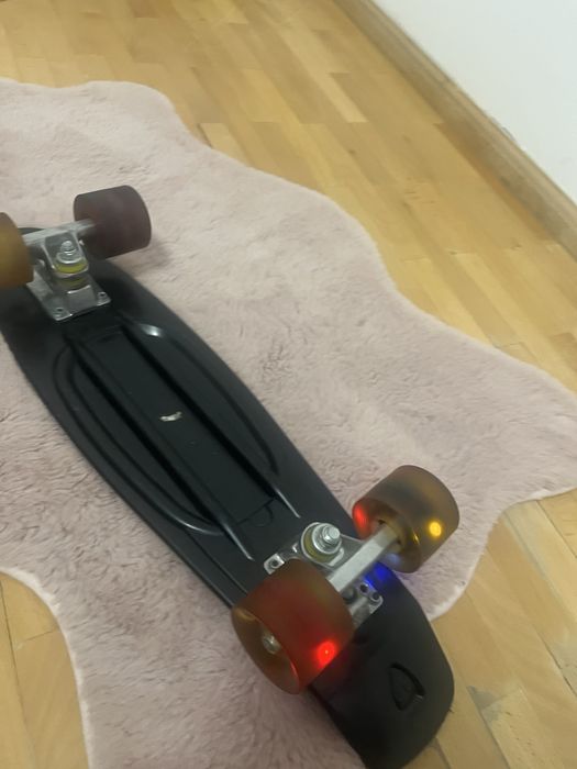 Skateboard cu lumini