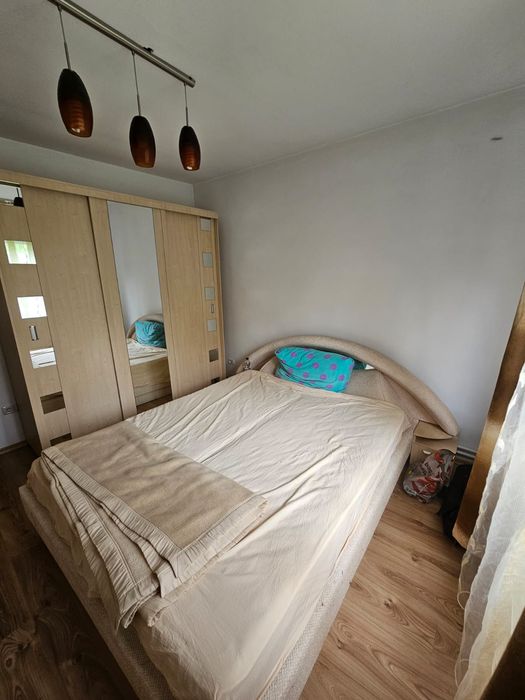 Vând apartament Independenței